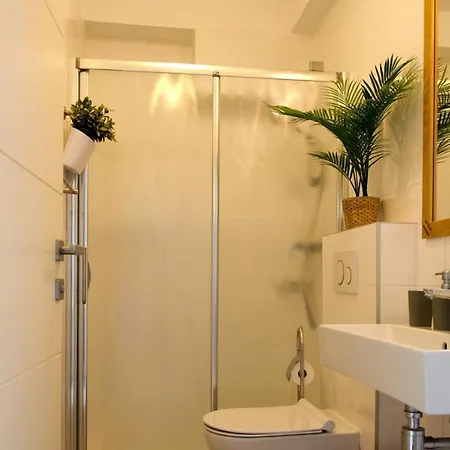 Sandra Guest house