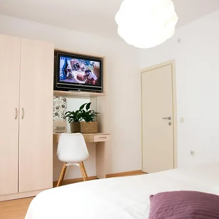 Sandra Guest house