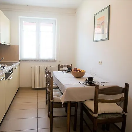 Guest house Sandra 3*